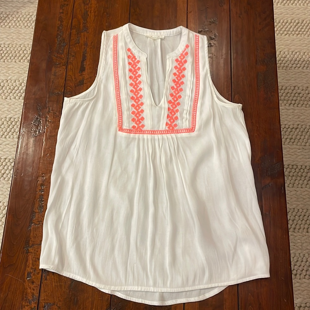 Size L hot pink embroidered tank top